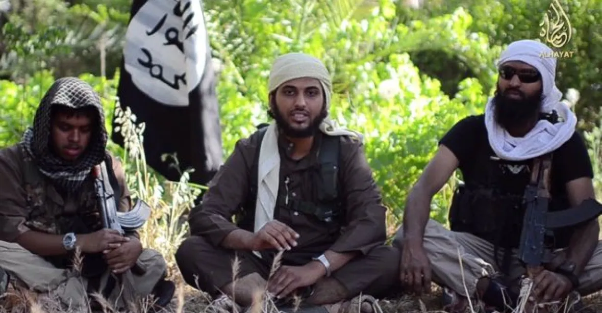 V náborovém videu džihádu. Vymyli jim mozek, děsí se rodiče