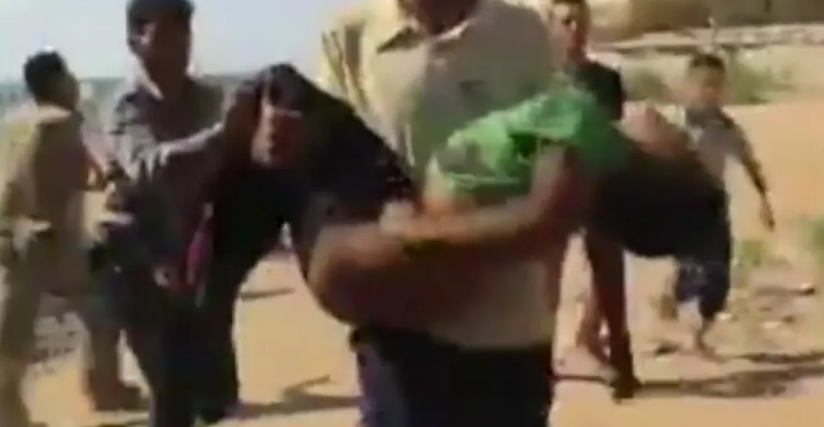 VIDEO: Výbuch zabil čtyři palestinské chlapce na pláži