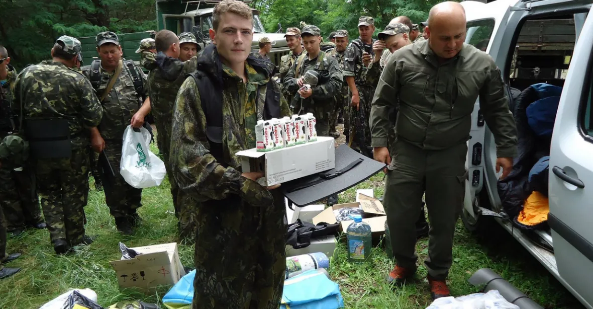 Ukrajinská armáda získává vybavení za miliony díky crowdfundingu