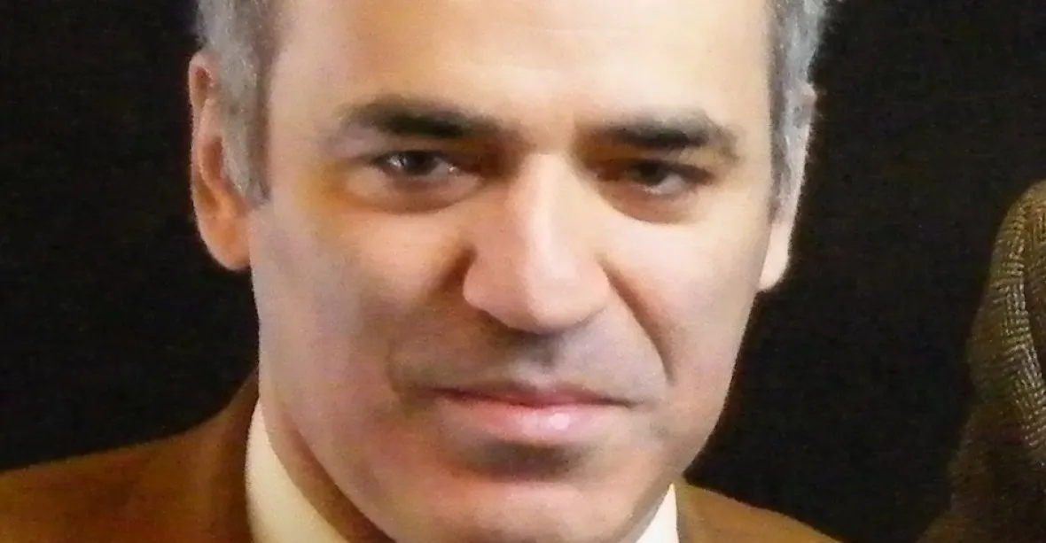 Rusko obvolává šachový svět. Chce odstavit Kasparova