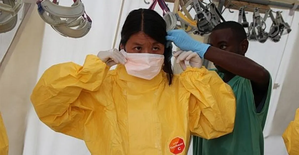 Lékaři bez hranic: naše ebolové týmy jsou na pokraji sil