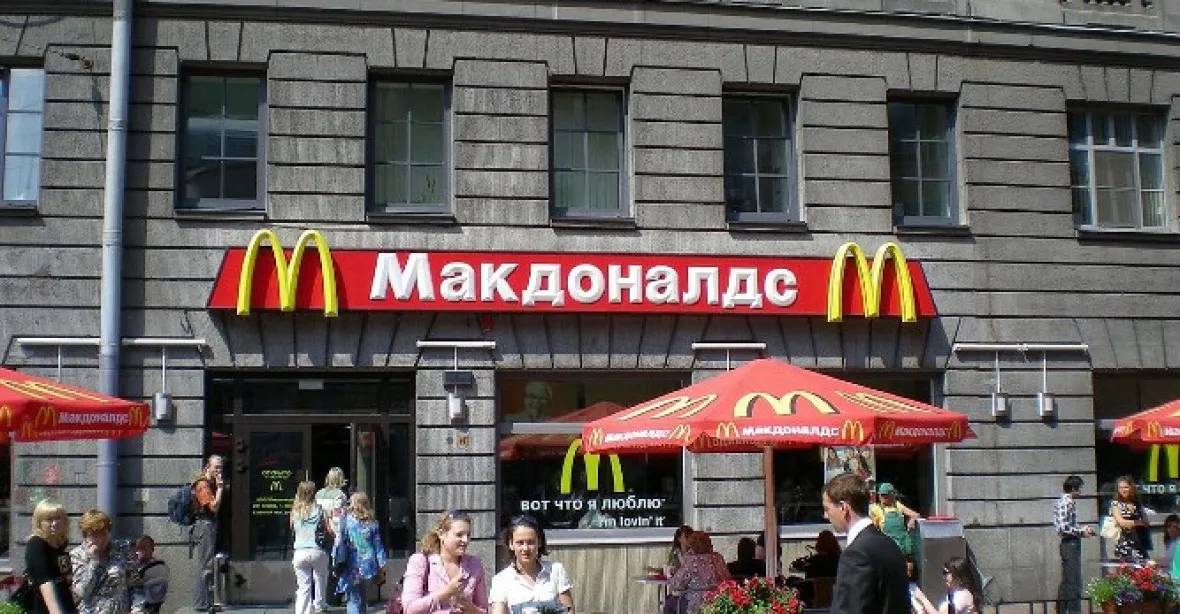Už 12 poboček McDonald's dostalo v Rusku zákaz