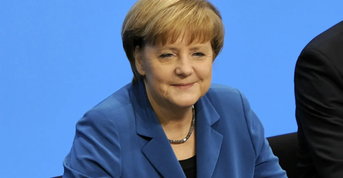 Pováleční vyhnanci z Polska a Československa vyznamenali Merkelovou
