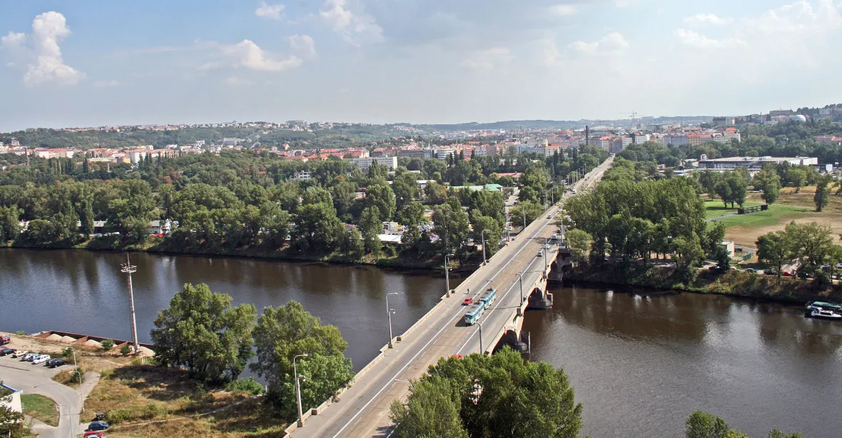 Pražský Libeňský most se opraví za dvě miliardy
