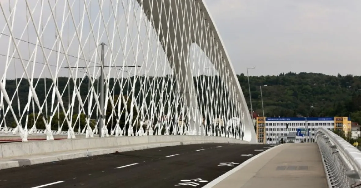 Praha prohrála, musí doplatit miliardu za Trojský most