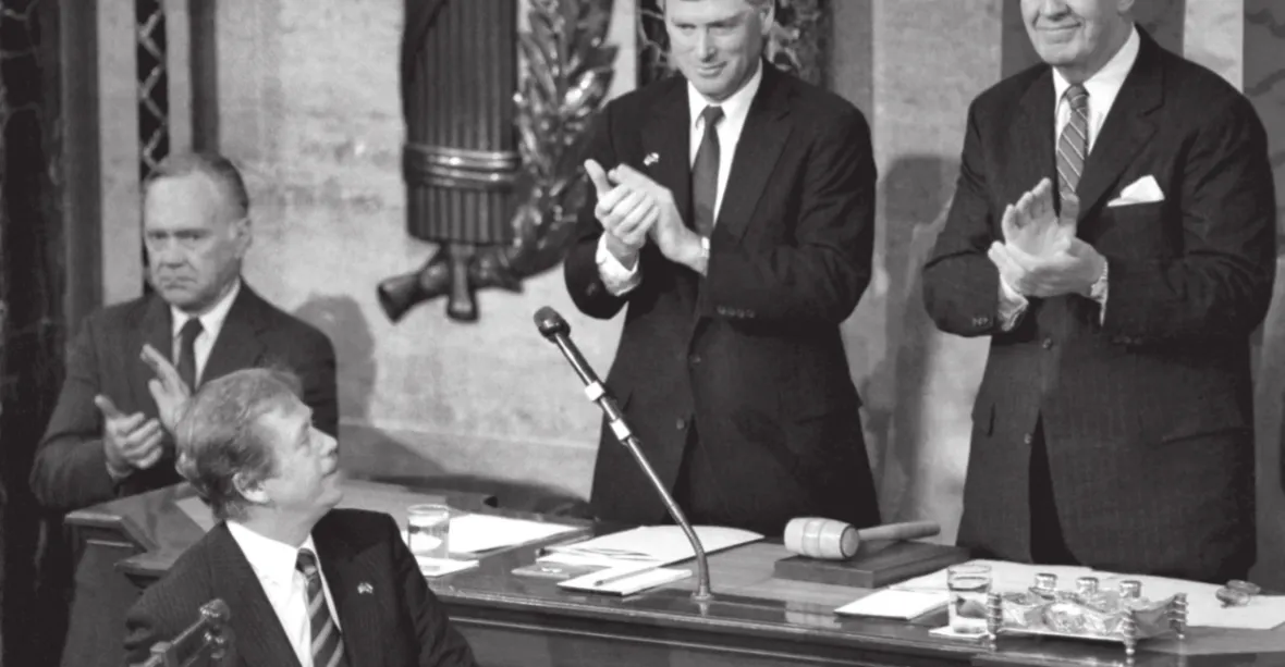 Chtěl Havel opravdu rozpustit Varšavskou smlouvu i NATO?