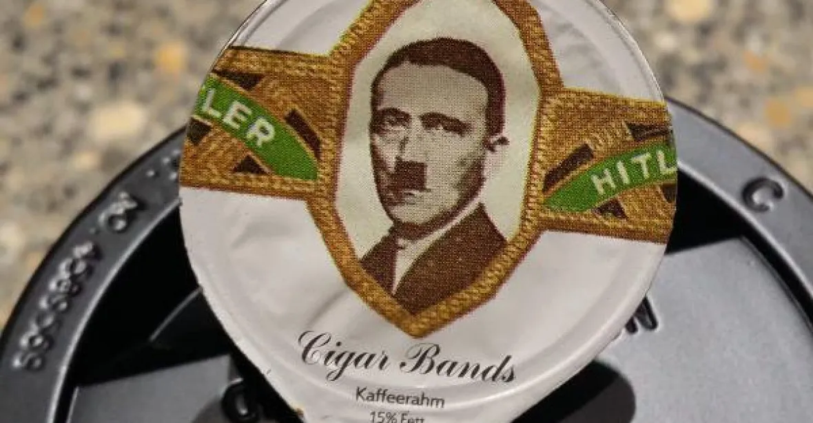 Švýcary rozčílil Hitler na smetaně do kávy