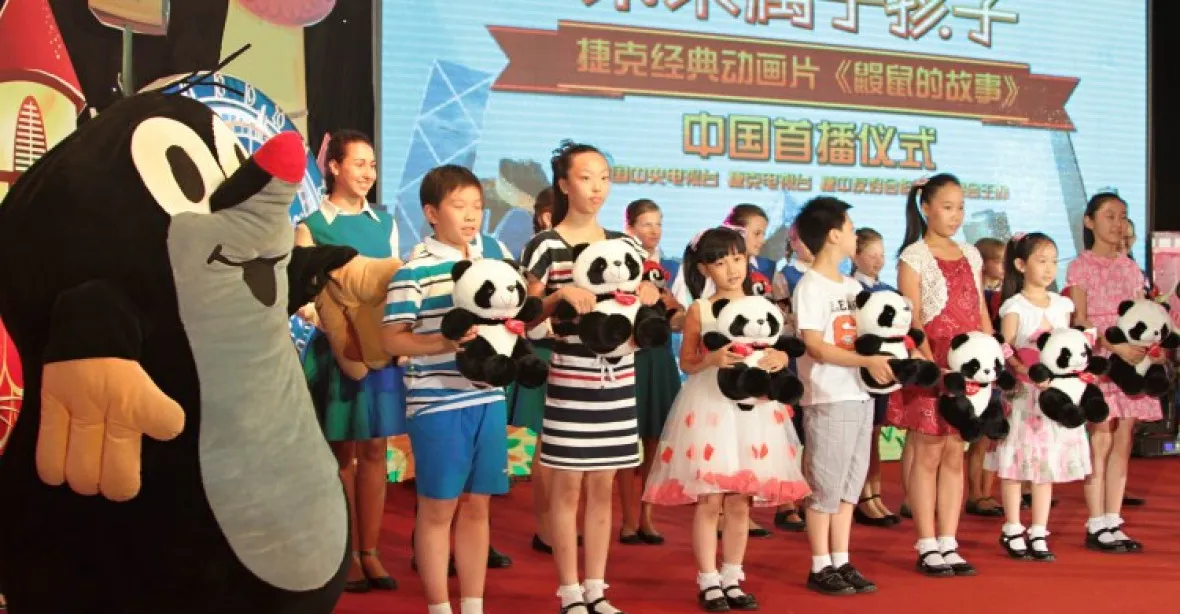 Zeman v Číně probíral byznys i setkání Krtečka s pandou