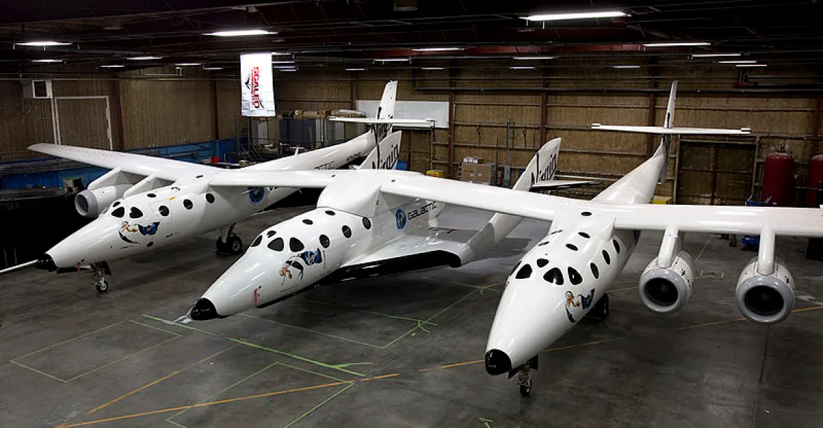 Vesmírná loď SpaceShipTwo havarovala. Pilot zemřel