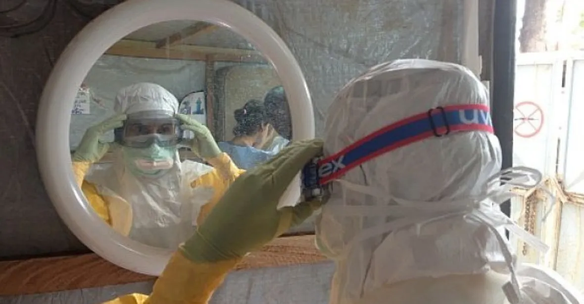 Vyděrači s ebolou znovu pohrozili, policie podezřívá hackery