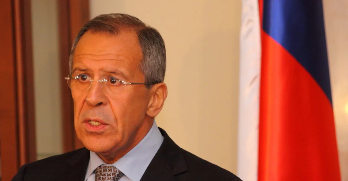 Lavrov: Rusko má právo rozmístit na Krymu jaderné zbraně