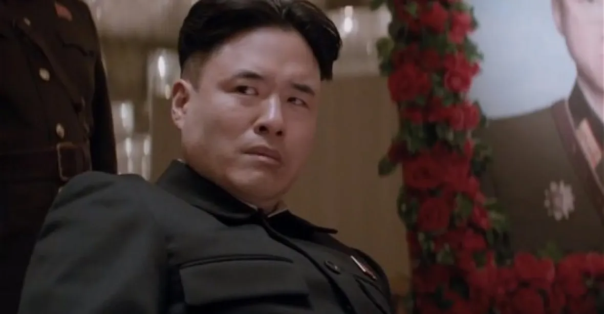 Psychopat Kim budí lítost. Film reálně ohrožuje KLDR