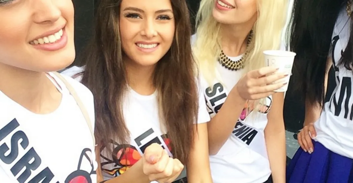 Společné selfie Miss Izraele a Libanonu? Je z toho problém