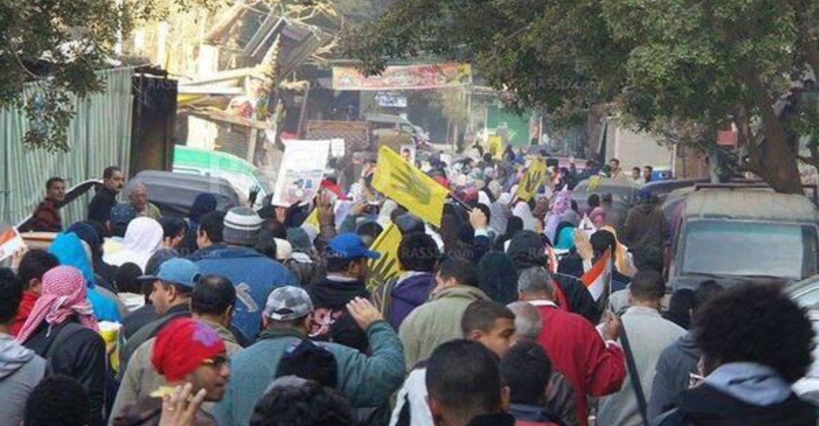 Při násilnostech k výročí revoluce zemřelo v Egyptě 15 lidí