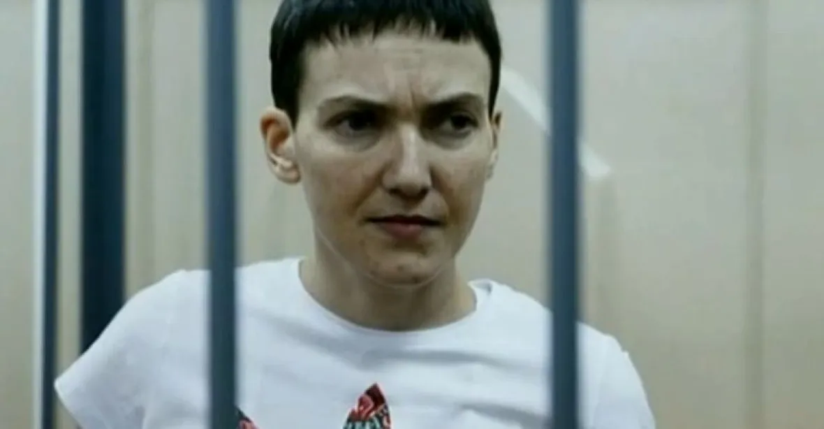 Vězněná pilotka Savčenková obnovila hladovku