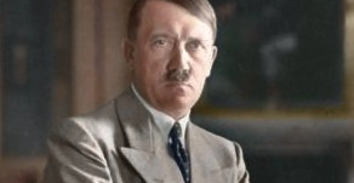 Zeman vrací do hry trest za vydání Hitlerových projevů