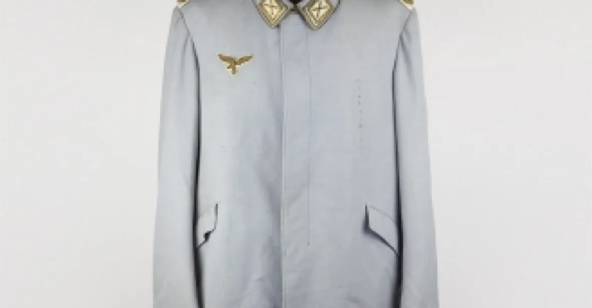 Starožitnictví prodává Göringovu uniformu. Židé protestují