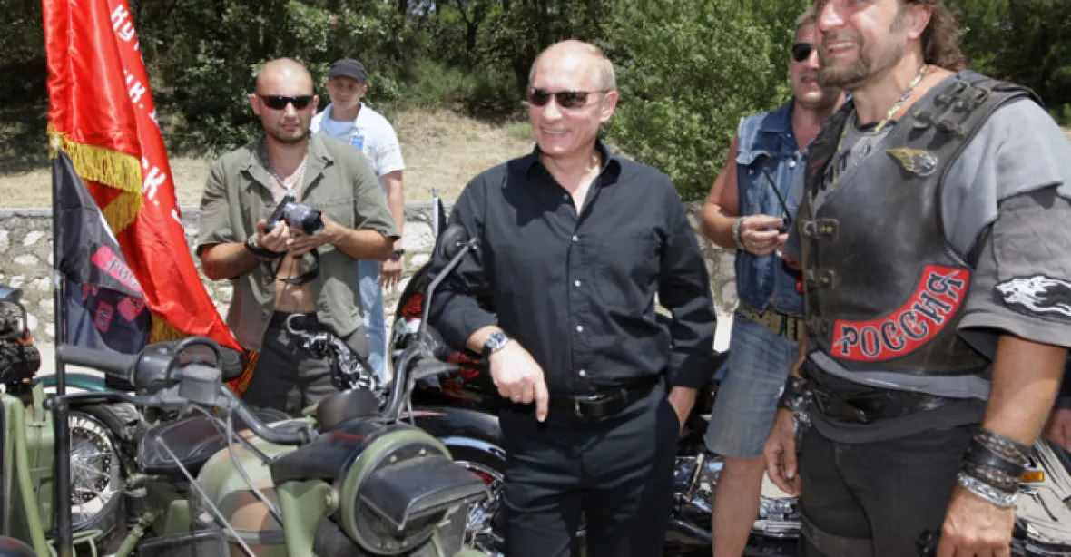 Sobotka označil jízdu ruských motorkářů za provokaci