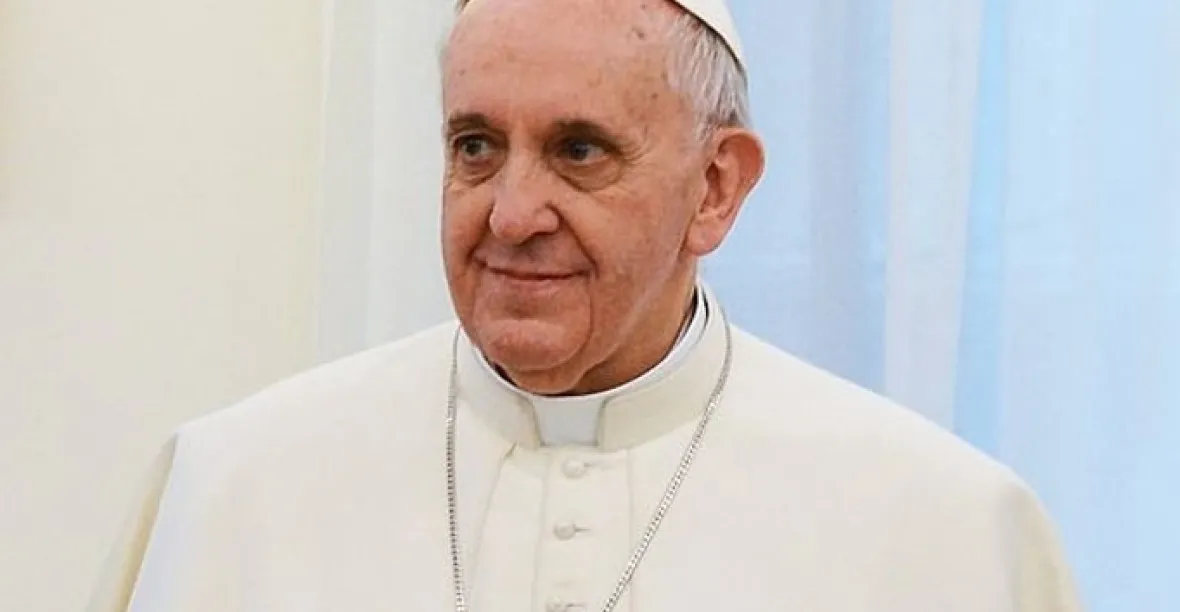 Papež brzy přijede do Česka. Zeman mu daroval aktovky