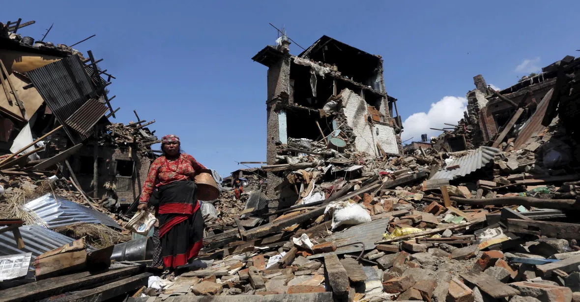 Nepálská tragédie: tisíce mrtvých, lidé spí strachy venku