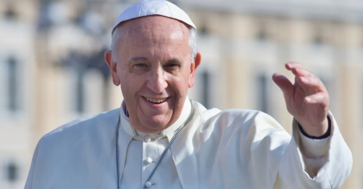,Rozdílné platy jsou skandál,‘ hřímal papež. Za kněží ale ženy nechce