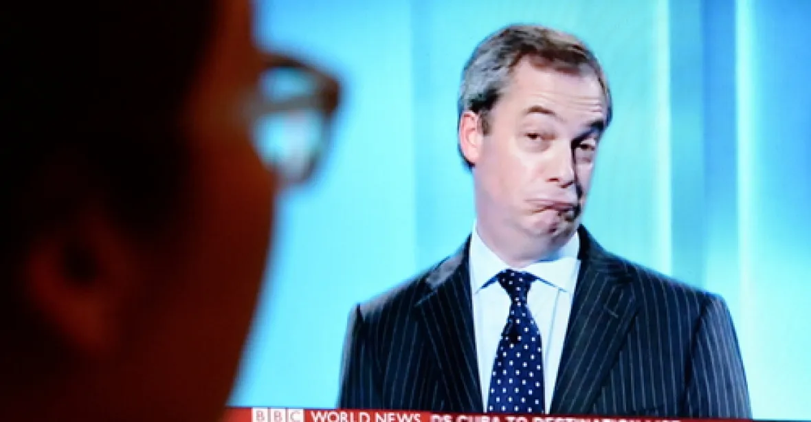 ‚Buduje si kult osobnosti.‘ Farage čelí v UKIP rebelii