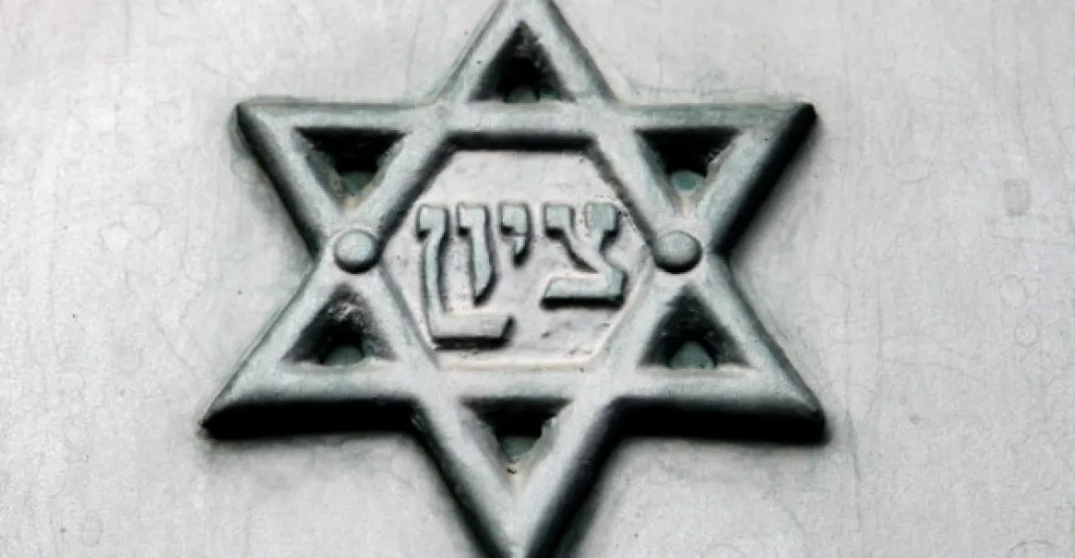 Židovská hvězda musí pryč, jinak pomník Holocaustu nebude