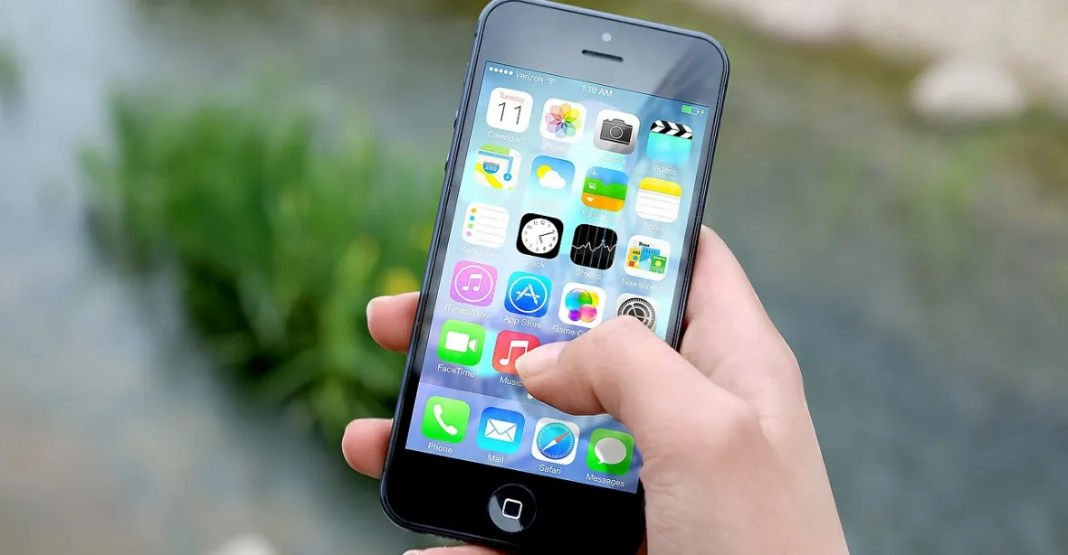 Panika mezi jablíčkáři, tajemná SMS vypíná iPhony