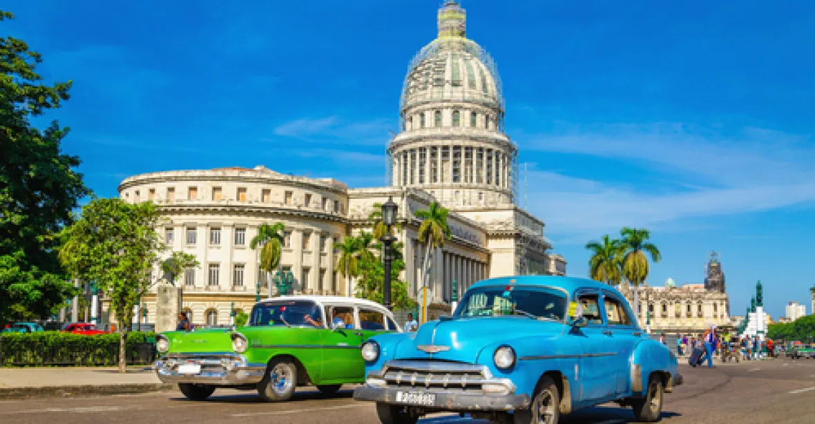 Češi vyrážejí na Kubu. Než tam skončí socialismus