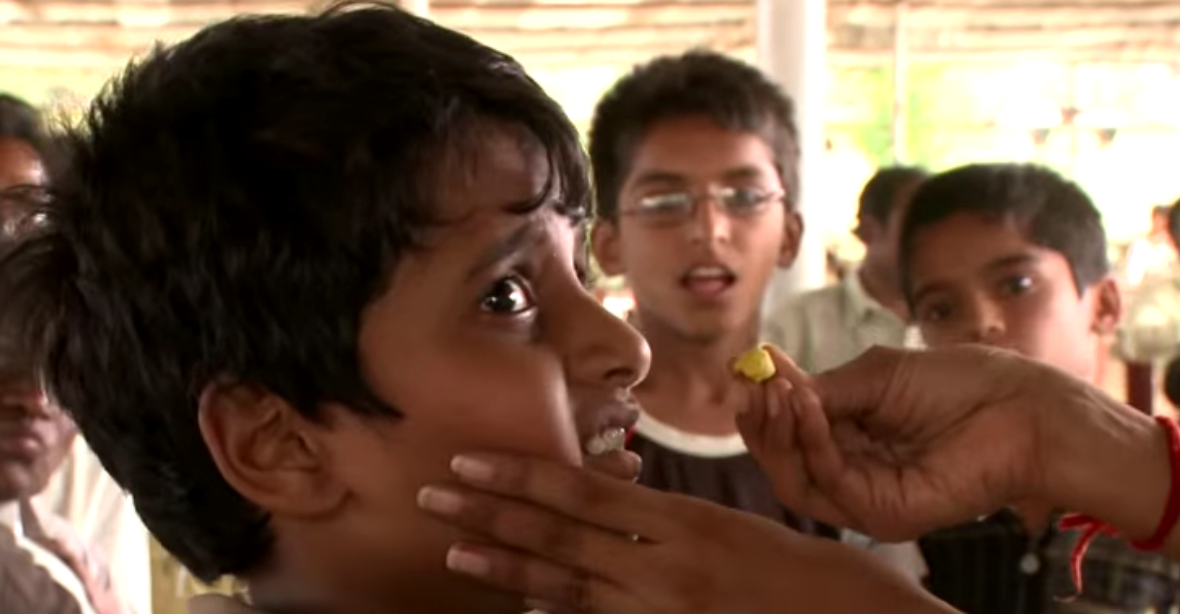 Na 70 tisíc Indů polykalo živé rybky, aby se zbavili astmatu
