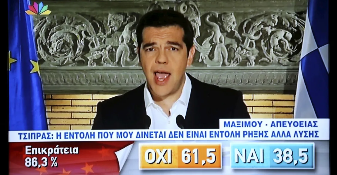 Tsipras na koni. Žádá o další eura a chce odpis dluhů