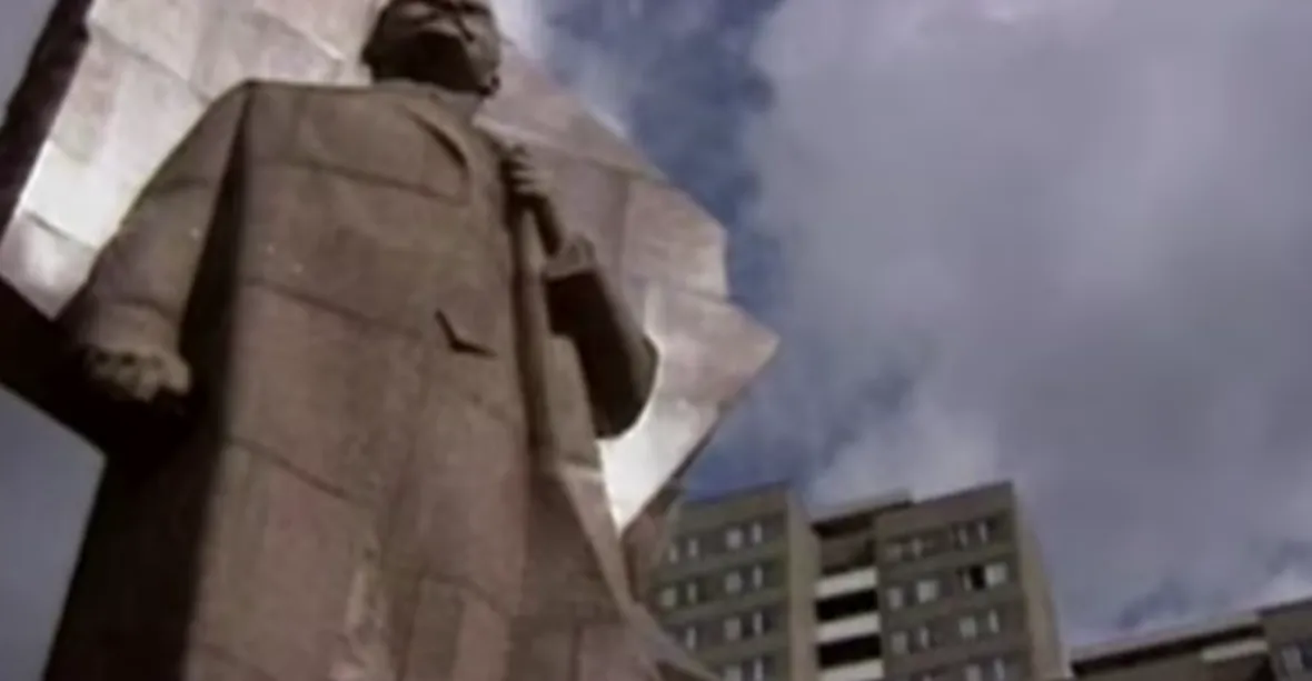 Do Berlína se vrací obří Leninova hlava. Vyvolává rozpaky