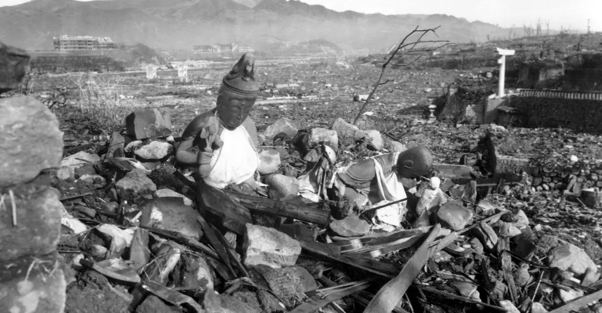 Kosti se nevešly do urny. Svědek popsal výbuch v Nagasaki