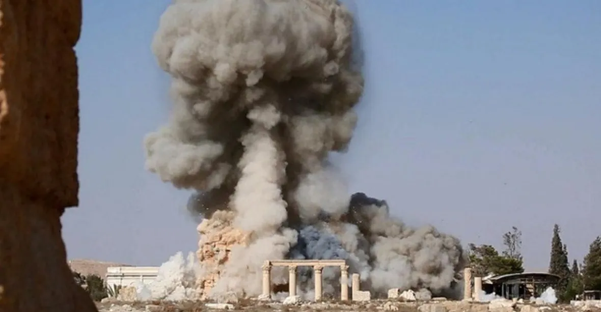 Výbuch chrámu v Palmýře. IS zveřejnil fotografie