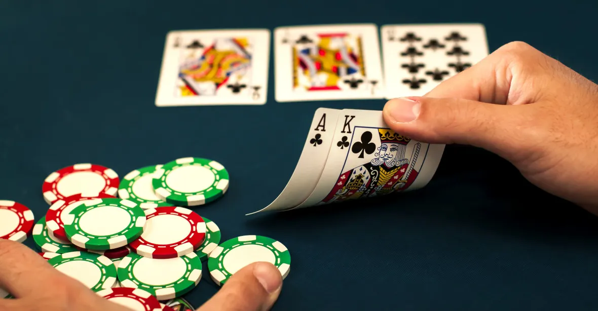 Hackeři v online pokeru ‚vidí‘ karty soupeřů. Okrádají i Čechy