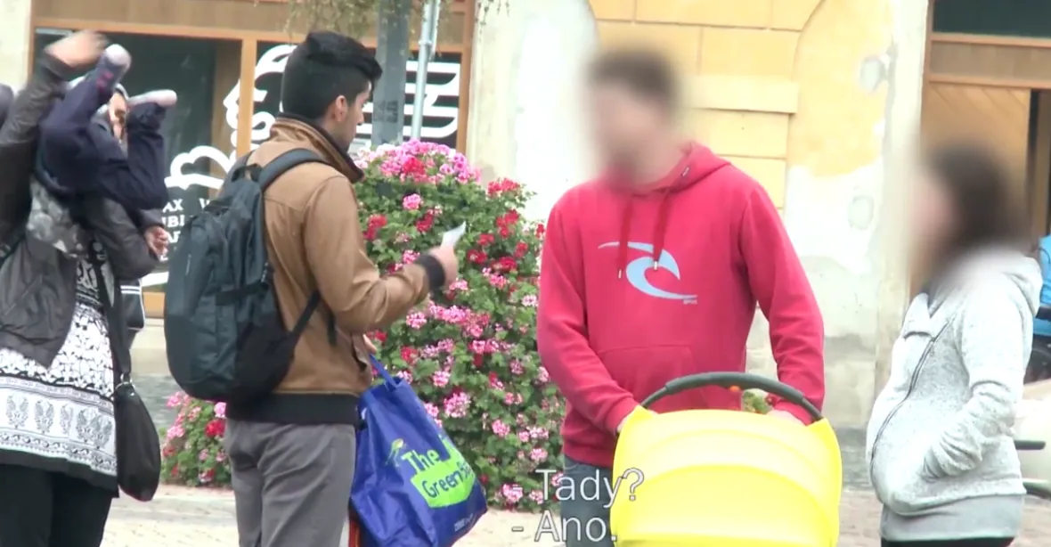 VIDEO: Uprchlíci na českém maloměstě. Co se stane?