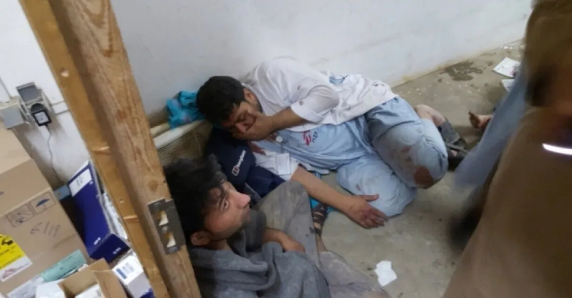 V bombardované nemocnici byli talibové. Ale neozbrojení