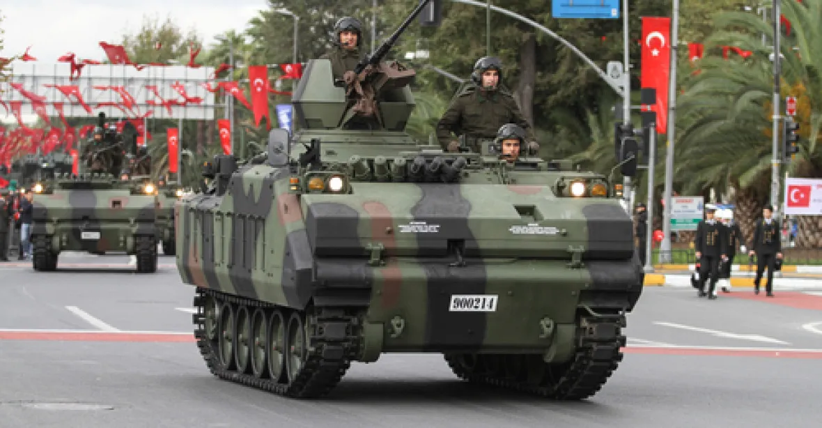 Evropská armáda je utopie, která může ohrozit naši bezpečnost