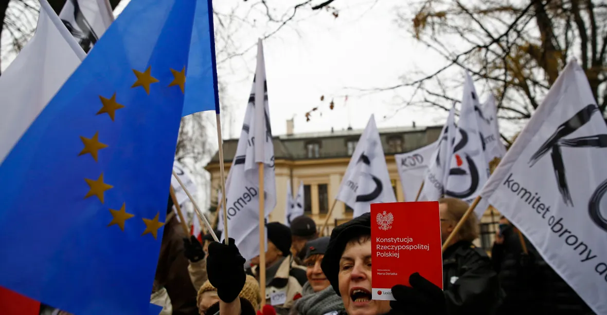 Apokalypsa po polsku. Nová vláda vrací staré tváře z afér