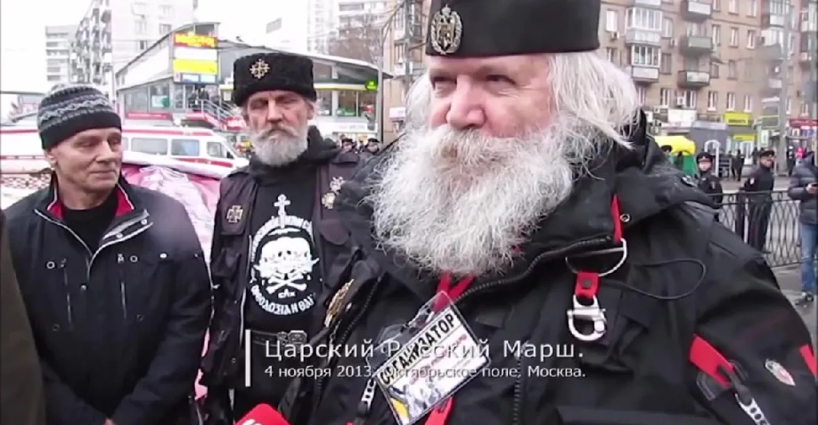 VIDEO: Hajlující křesťané. Ruský pravoslavný fašismus