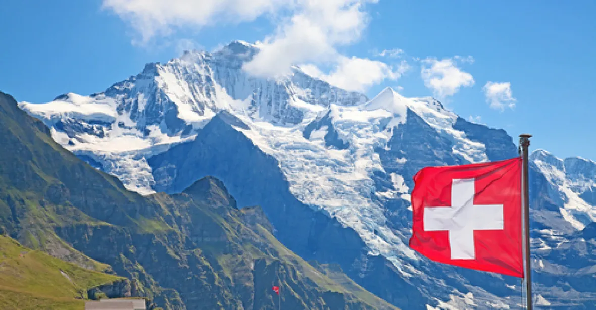 Zázrak pod Alpami. Lid brání cizince proti politikům