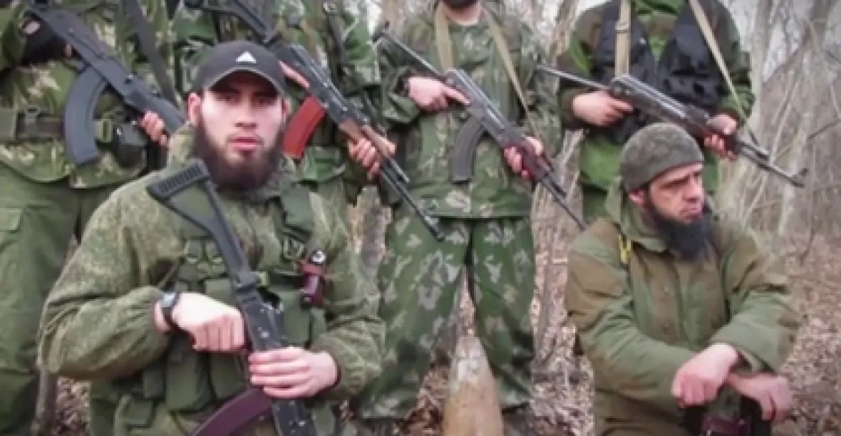 Zabijeme Putina i jeho přátele, vyhrožují islamisté v novém videu