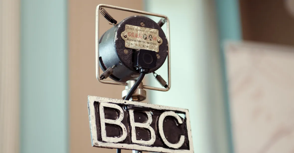 Vznikne státní vysílání? Vládu nad BBC chtějí převzít politici