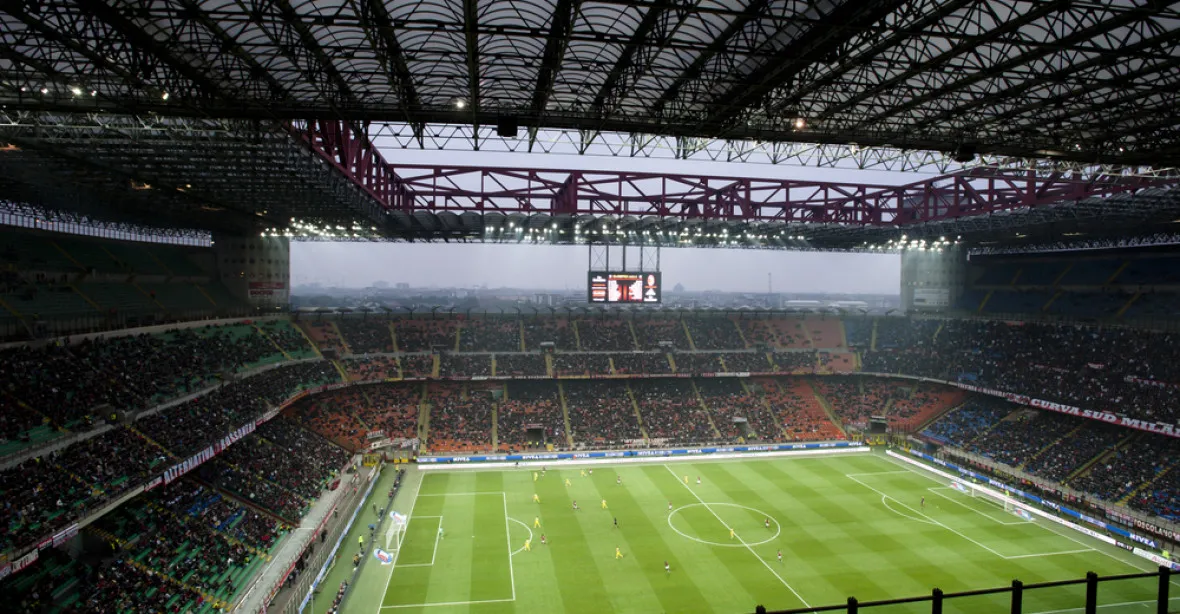Berlusconi prodává AC Milan. Kupují Číňané
