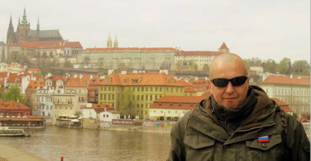 Čech emigroval a požádal v Rusku o azyl. Předtím se omluvil Putinovi