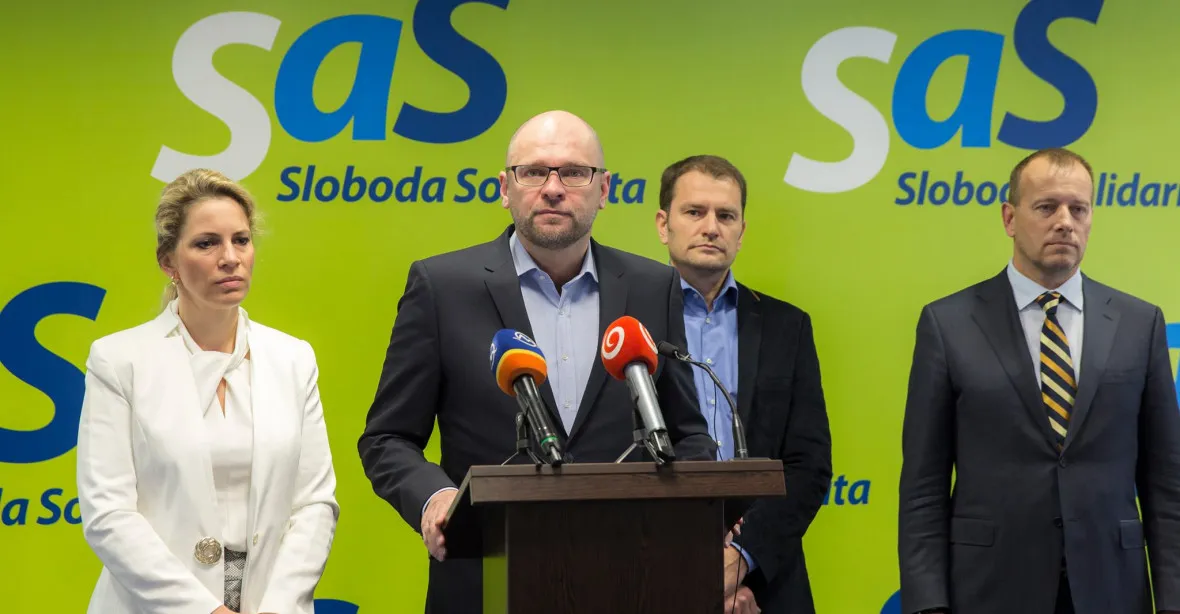 Šéf opoziční slovenské strany Sulík rezignuje. Kandidovat však chce znovu