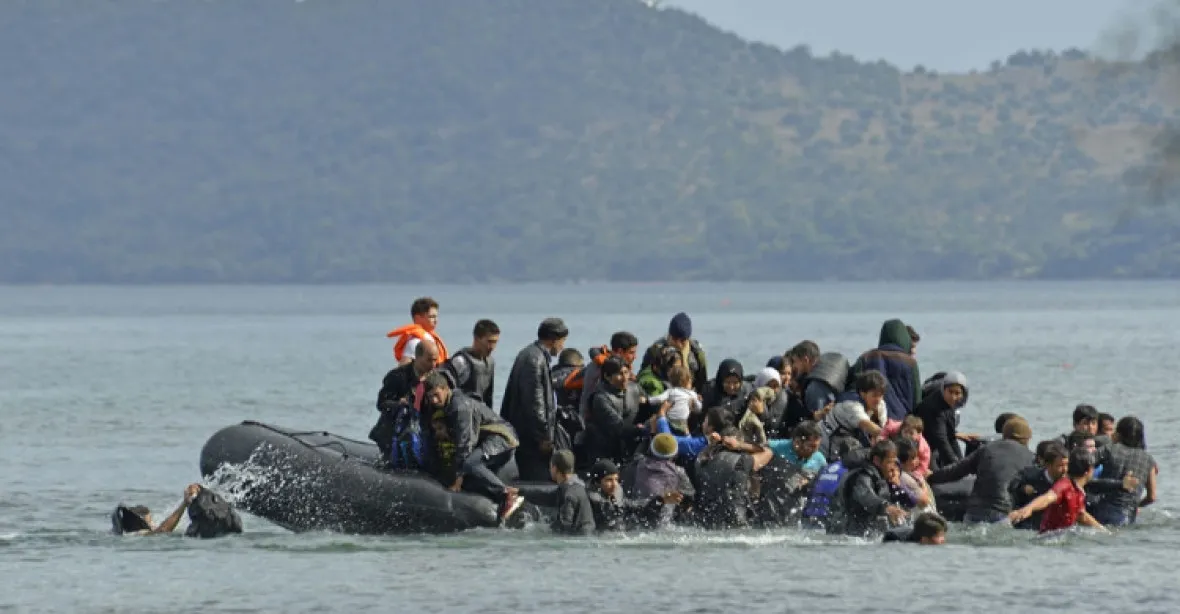 Uprchlíků do Řecka připlouvají z Turecka jen desítky