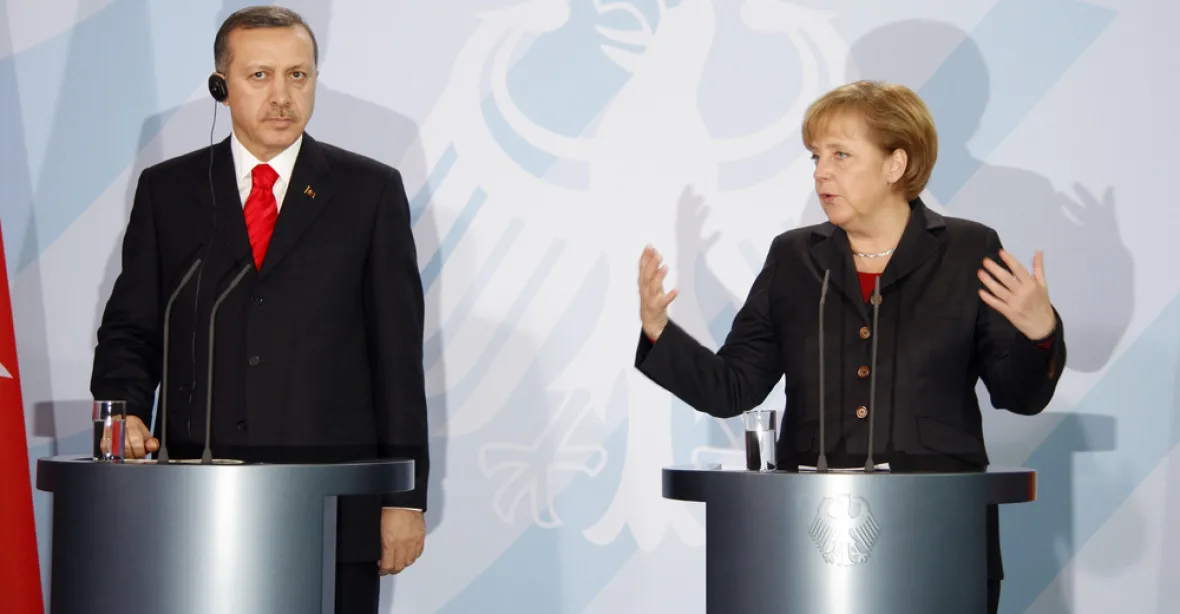 Merkelová varuje Turecko: Musíte splnit všechny podmínky