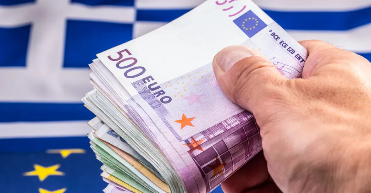 Eurozóna schválila Řecku uvolnění deseti miliard eur nových úvěrů