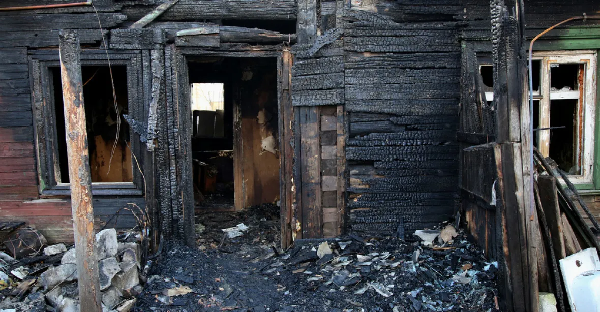 O domově důchodců u Kyjeva nikdo nevěděl, uhořelo v něm 17 lidí